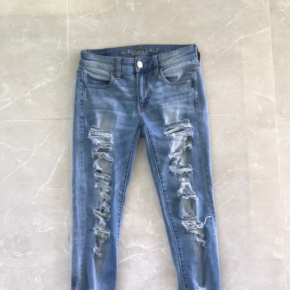 American Eagle stretch light wash ripped jeans - Picture 1 of 3